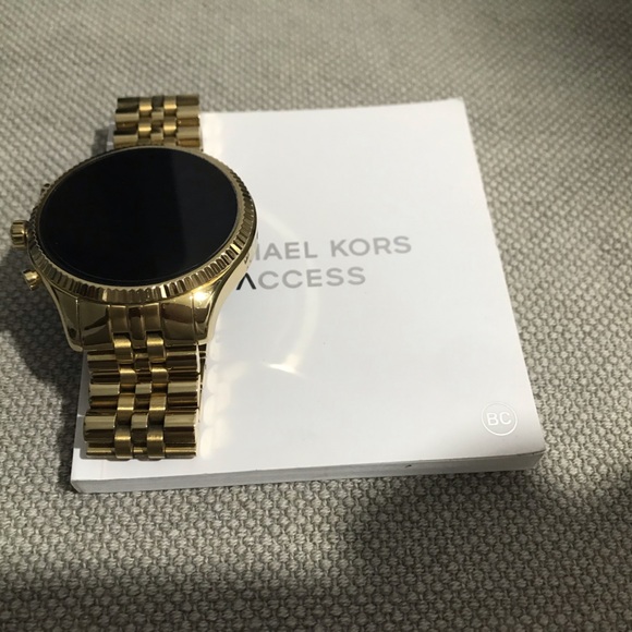 Michael Kors Gold Smartwatch - Picture 1 of 2